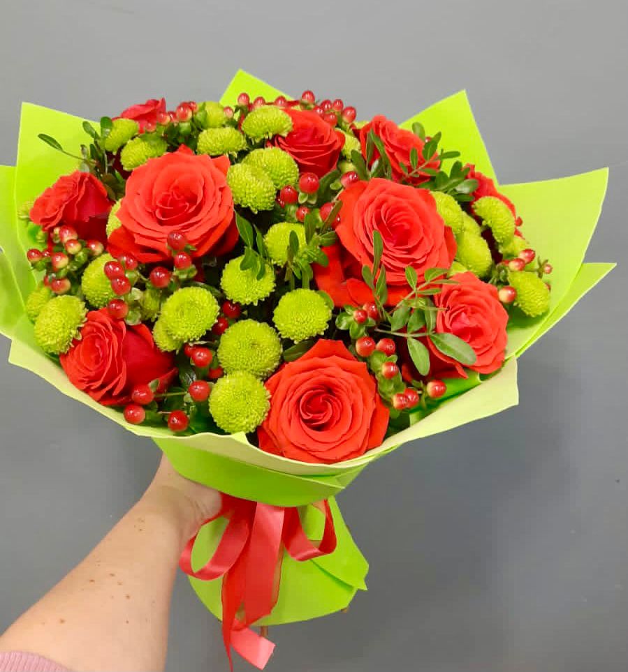 Букет цветов из: Хризантемы и Розы в Ачинск