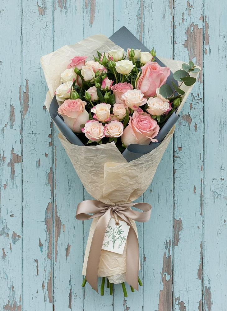 Букет цветов из: Розы в Ачинск