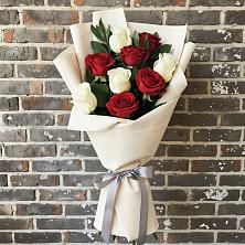 Букет цветов из:  Розы в Ачинск