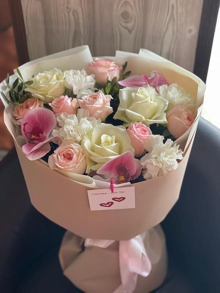 Букет цветов из: Орхидеи, Розы и Гвоздики в Ачинск