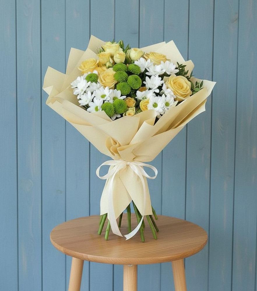 Букет Луч солнца в Ачинск Букет цветов из: Хризантемы и Розы в Ачинск