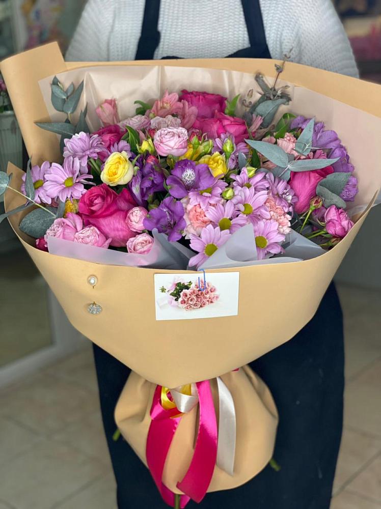 Букет цветов из: Хризантемы, Гвоздики и Альстромерии в Ачинск