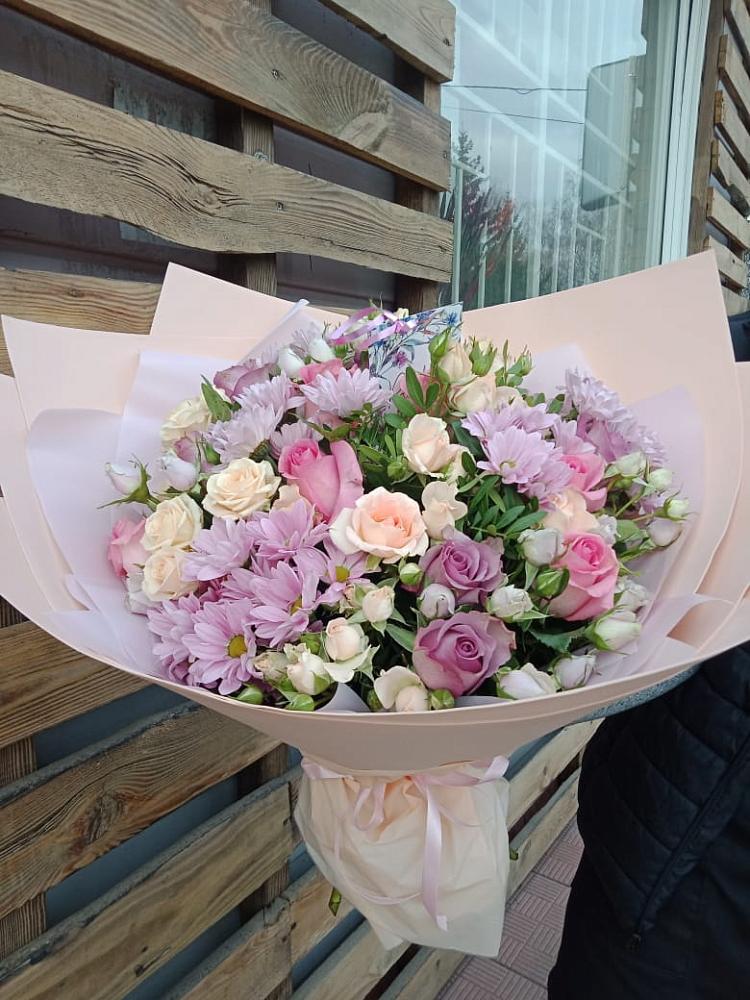 Букет цветов из: Розы и Хризантемы в Ачинск