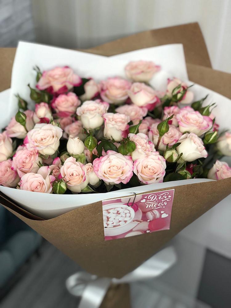 Букет цветов из: Розы в Ачинск