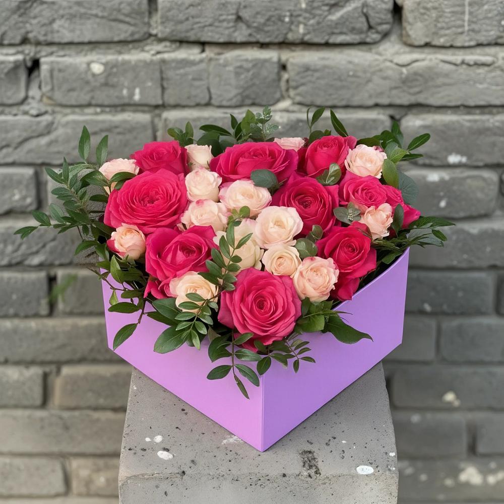 Цветочная композиция из Розы в коробке в Ачинск