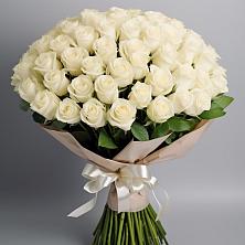 Букет 101 беля роза Белоснежка в Ачинск