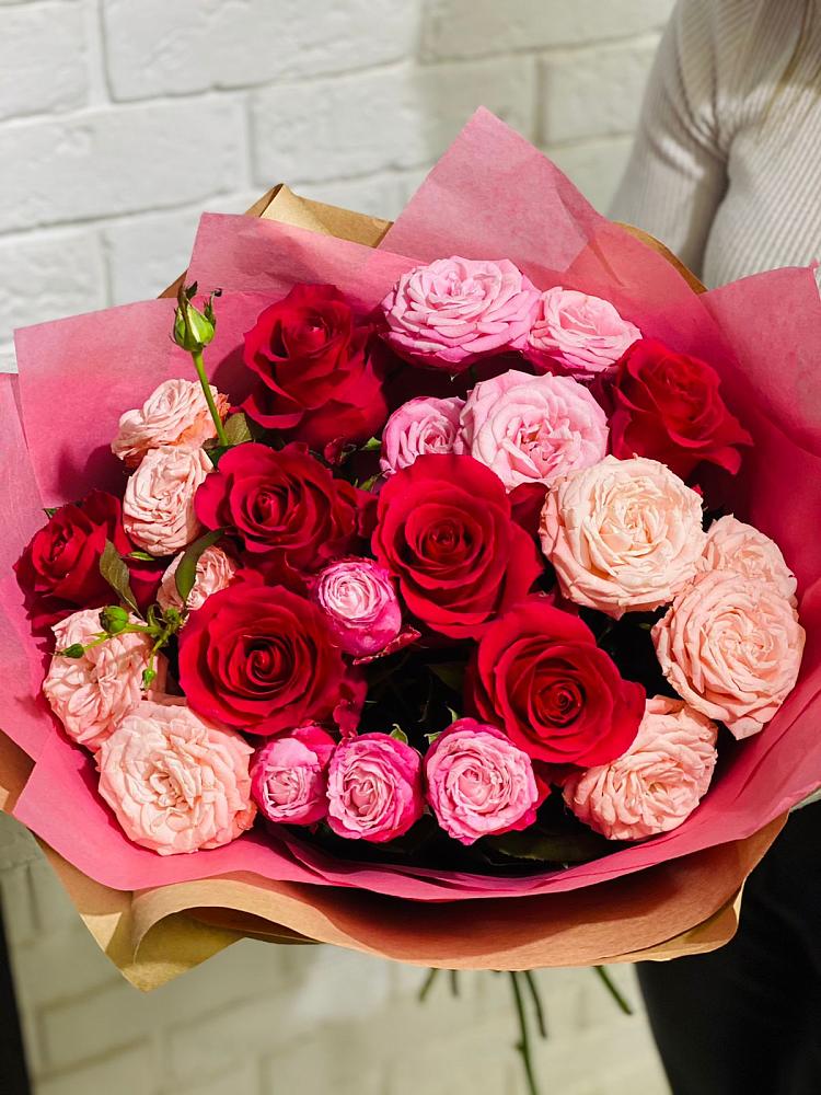 Букет цветов из: Розы в Ачинск