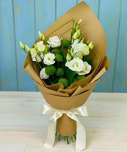 Букет цветов из:  Хризантемы и Лизиантусы в Ачинск