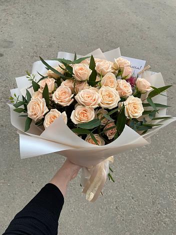 Букет Кремовые розы Латте в Ачинск