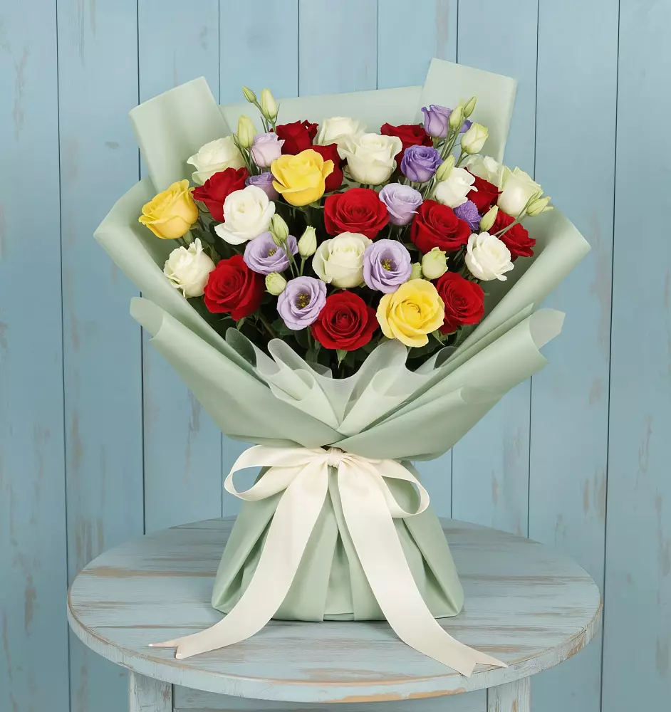 Букет цветов из: Розы в Ачинск