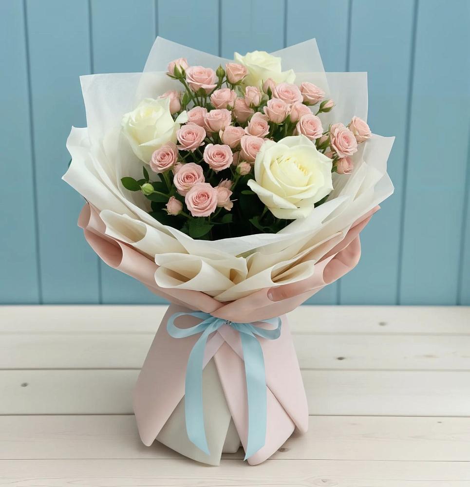 Букет цветов из: Розы в Ачинск