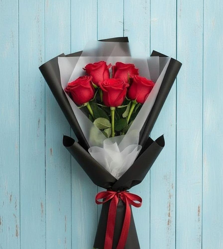 Букет цветов из: Розы в Ачинск