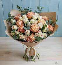 Букет цветов из:  Альстромерии и Розы в Ачинск