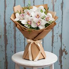 Букет цветов из:  Орхидеи и Розы в Ачинск